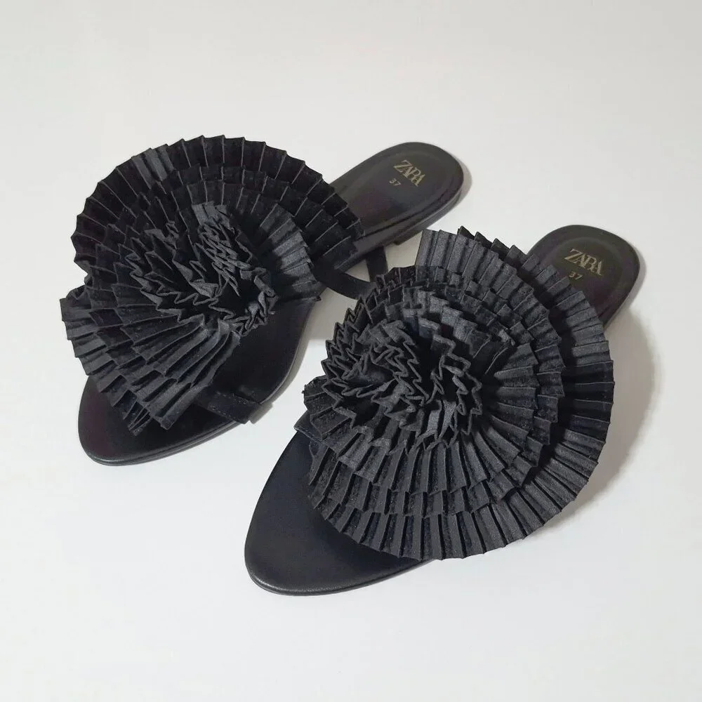 NWT Zara black pleated fabric floral detail flat sandals, EU 37 - Picture 9 of 14